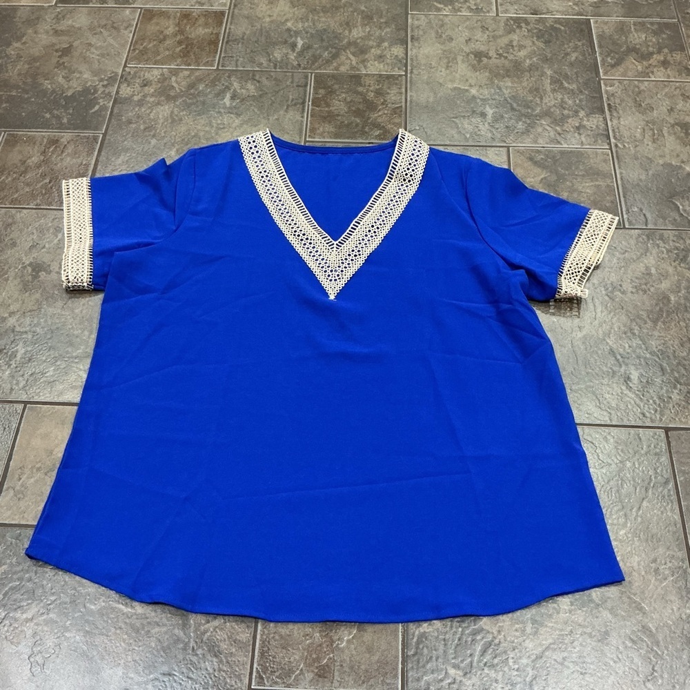 💰Make an offer, bundle and save💰 Blue V-Neck Top with Lace Trim